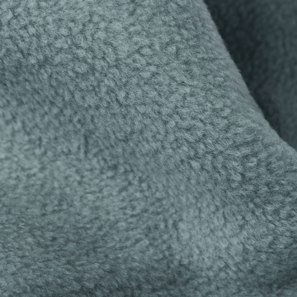 Eltern + Kind Bundle - Fleece Neckwarmer Fresh Mint, aus weichem Sherpa-Material, ideal für Outdoor-Abenteuer, fotografiert in Nahaufnahme.