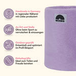 Fleece Neckwarmer - Dreamy Lilac mit WESORA-Logo, handgefertigt, rutschfest, outdoor-erprobt, Einheitsgröße, inspiriert zu Kreativität und Träumen.