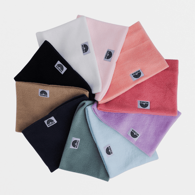 Neckwarmer sind im Kreis geformt von oben zu betrachten