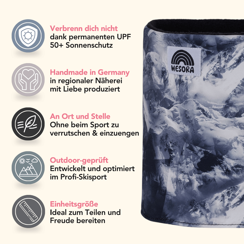 Printed Neckwarmer - Mountain Lover mit Bergdruck und WESORA-Logo, zeigt schneebedeckte Berge. Enthält Icons für Sonnenschutz, Handarbeit, Rutschfestigkeit, Outdoor-Testung und Einheitsgröße.