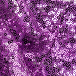 Pailetten Neckwarmer - Sparkle Lilac mit funkelnden Pailletten, fotografiert aus der Nähe, zeigt die glitzernde Textur des handgemachten, eleganten Accessoires.