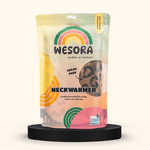 Printed Neckwarmer - Wild Leo Fur mit Leopardenmuster, in wiederverschließbarer Verpackung mit Sichtfenster und Produktinfos, fotografiert von vorne.