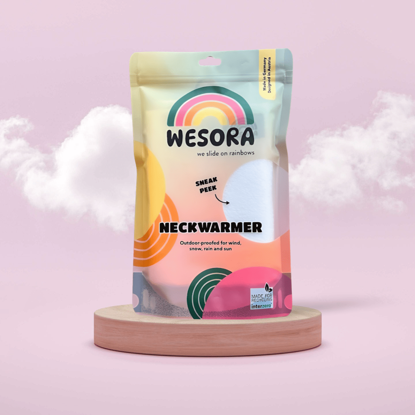 WESORA White Off Neckwarmer in strahlendem weiß gefertigt aus doppellagigem Polar Fleece in Verpackung