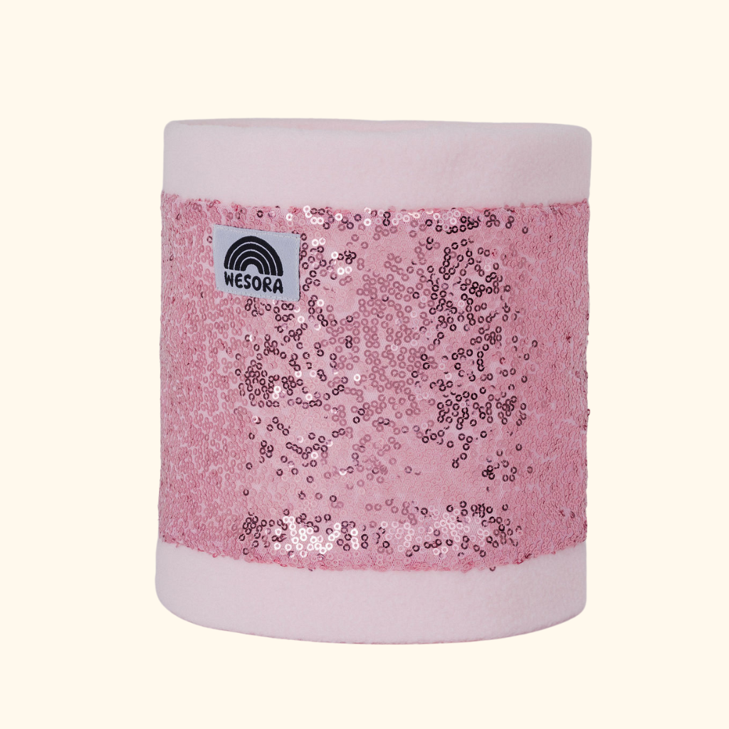 WESORA Sparkle Rose Pailletten Neckwarmer in funkelndem Rosa gefertigt aus doppellagigem Polar Fleece Produktabbildung